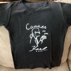 Vintage.Black Graphic T-Shirt with White Print.